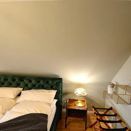 Petite - Ferien Und Businessapartment *